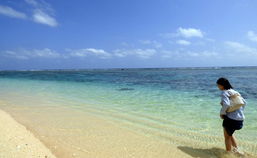 宮古島の観光スポットの保良漁港の浜-