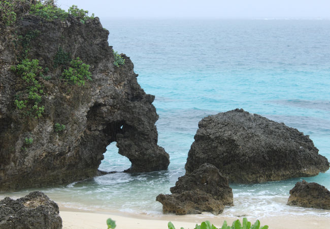 池間島の観光スポットの-イキヅービーチ