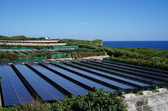 宮古島の観光スポットのメガソーラー展望台