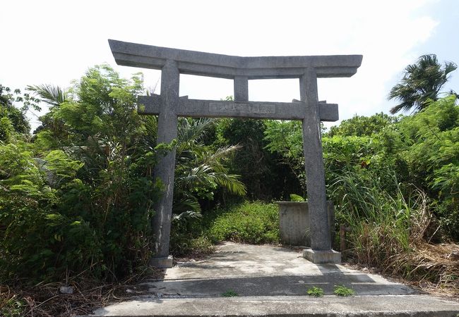 伊良部島の観光スポットのピャーズ御嶽