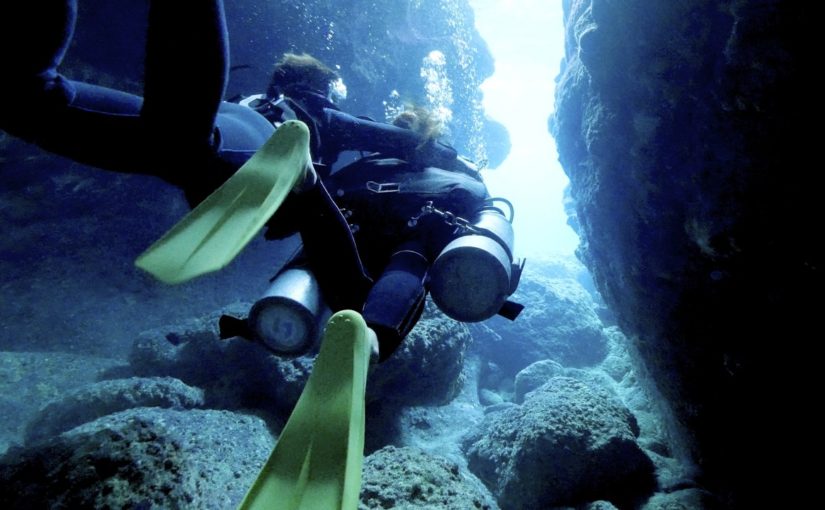 宮古島のダイビングの青の洞窟