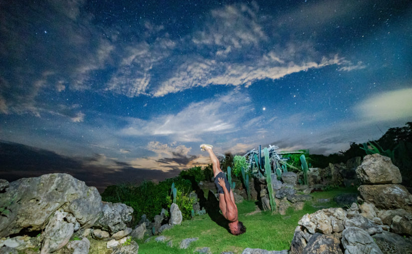 宮古島に刺さる