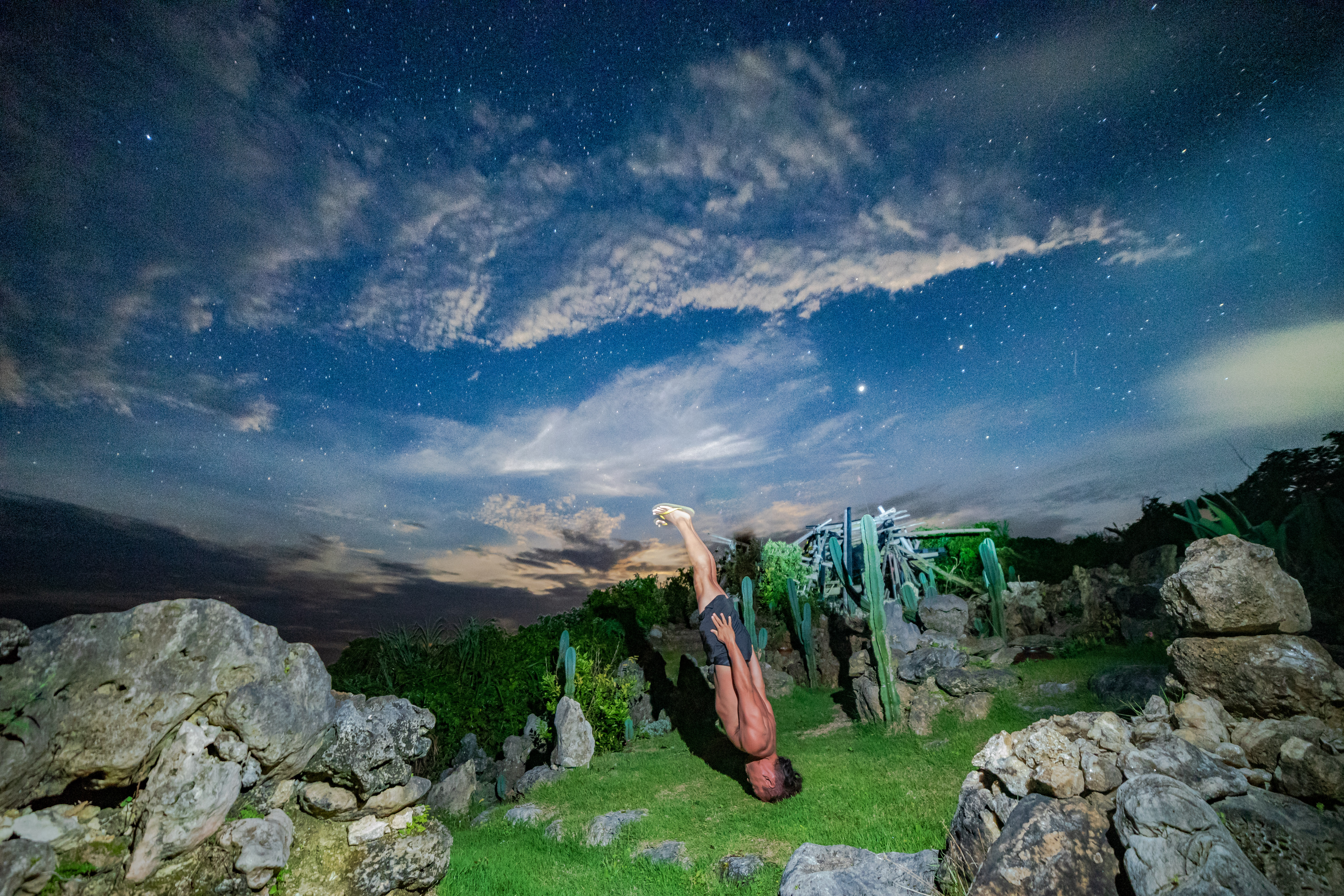 宮古島に刺さる