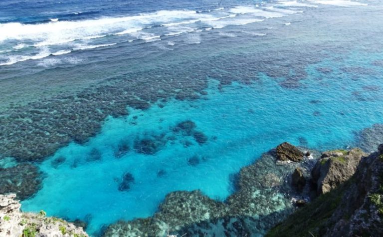 伊良部島の観光スポットのフナウサギバナタ