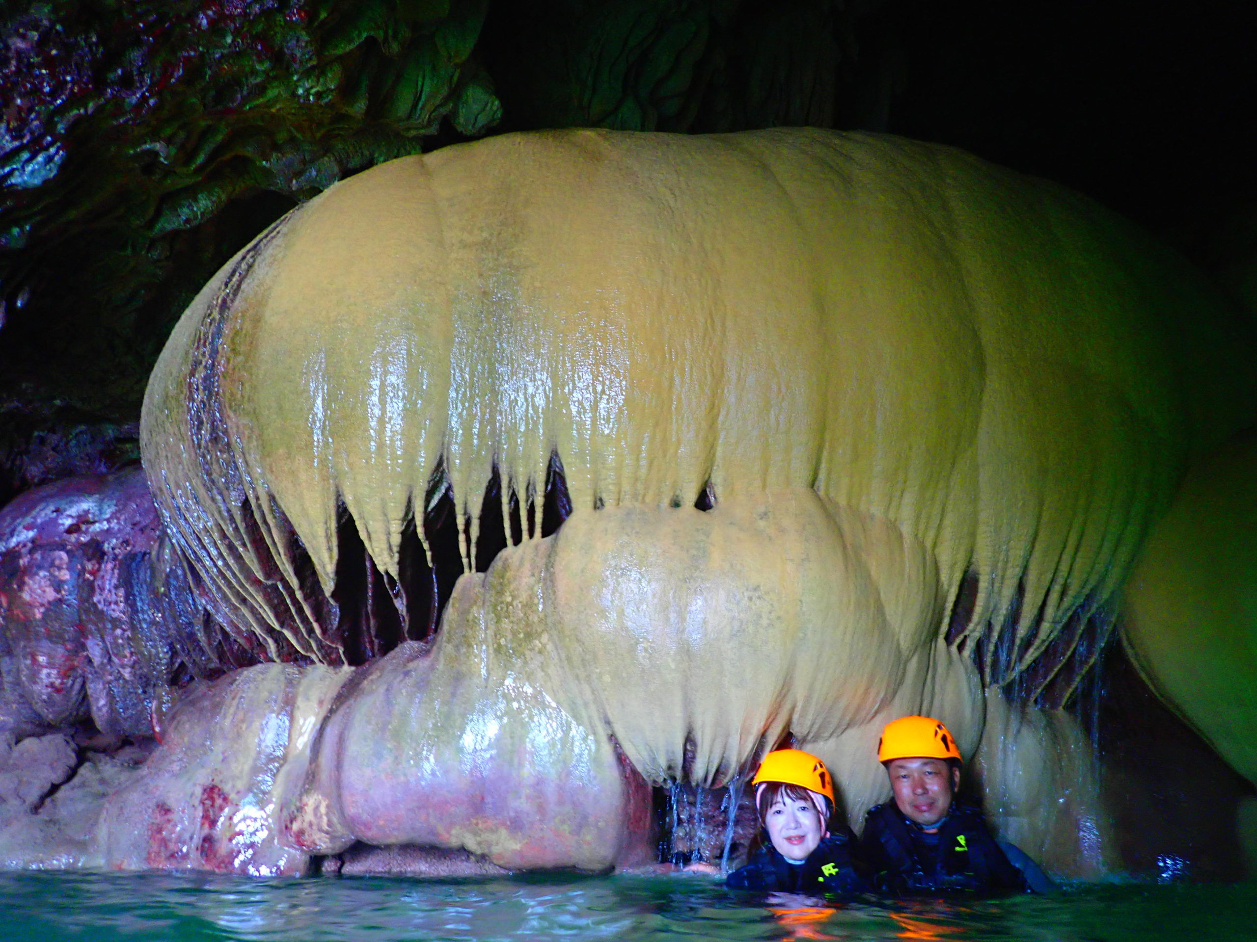 宮古島鍾乳洞のパンプキンホール