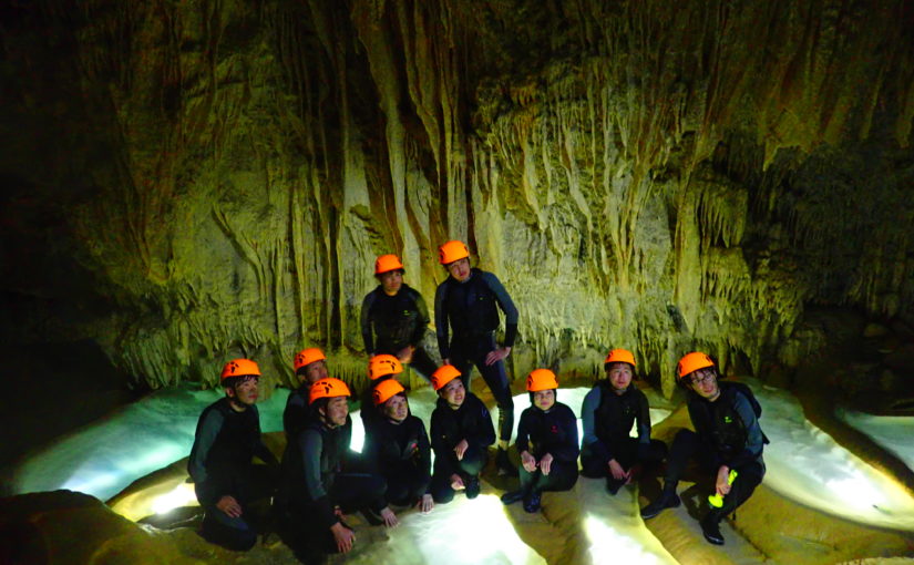 宮古島鍾乳洞のパンプキンホール